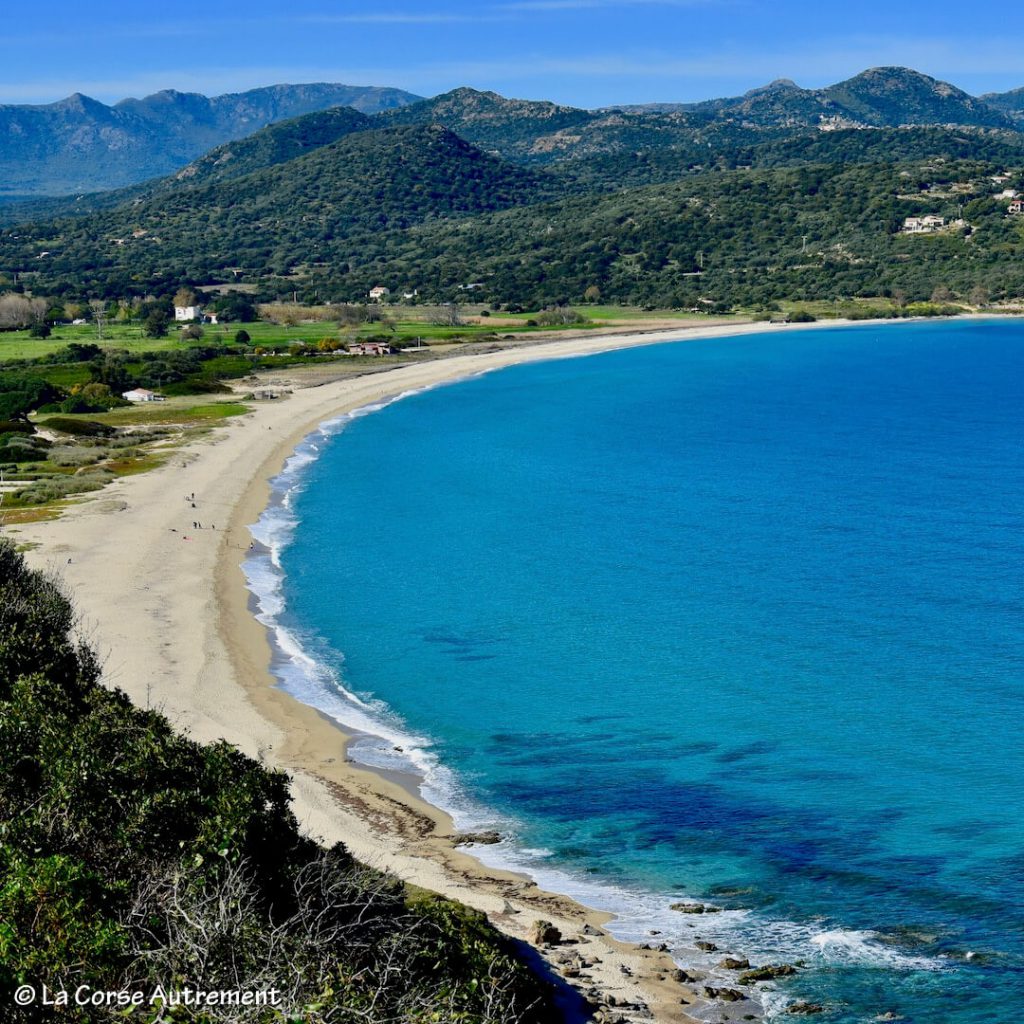 La plage de Lozari en Corse