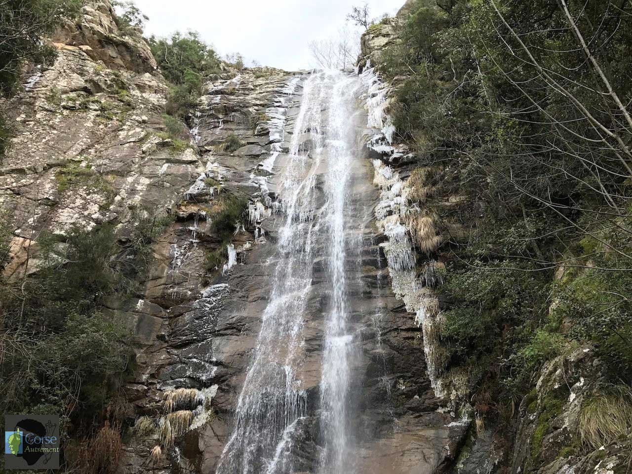 Balade vers la cascade de Carnevale ⎪La Corse Autrement