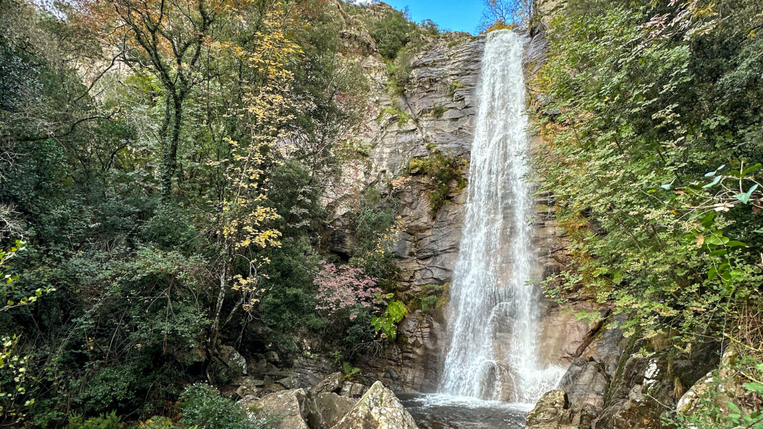 Balade vers la cascade de Carnevale ⎪La Corse Autrement