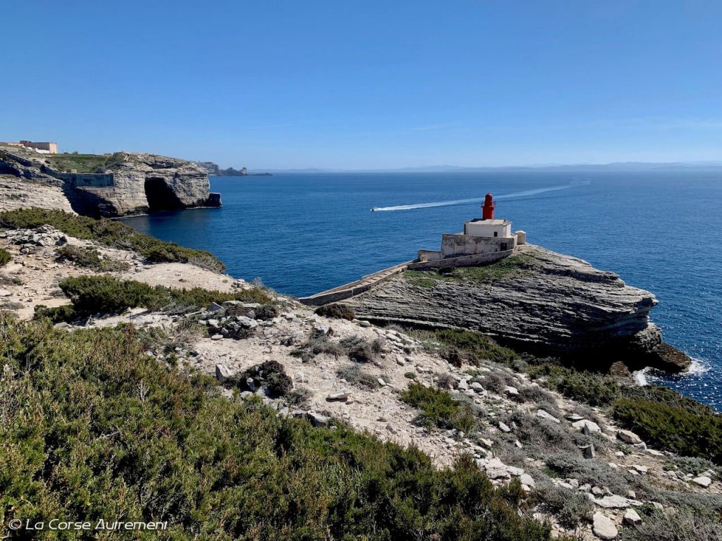 Sentier de Bonifacio : A Strada Vecia, Phare de la Madonetta