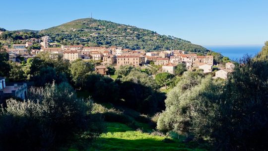 Le village de Piana en Corse