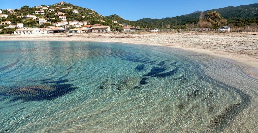 La plage du Ruppione en Corse