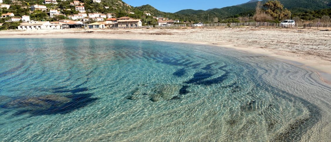 La plage du Ruppione en Corse