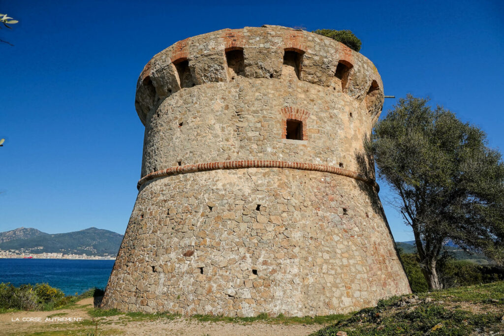 La tour de Capitello, Porticcio
