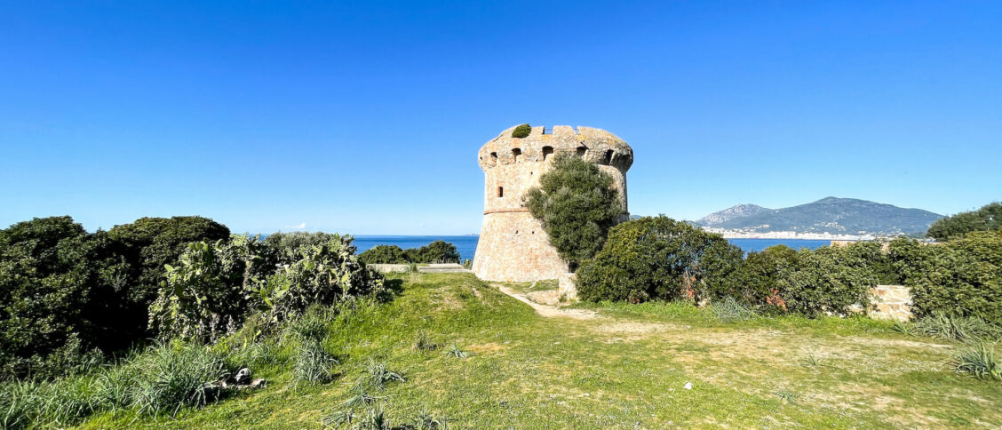 La tour de Capitello, Porticcio