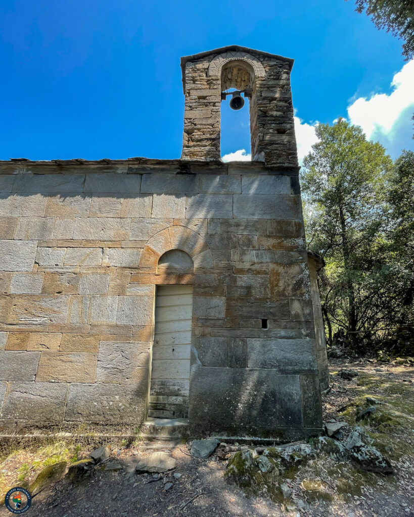 Menhir Petra Frigiata et la Chapelle Santa Maria