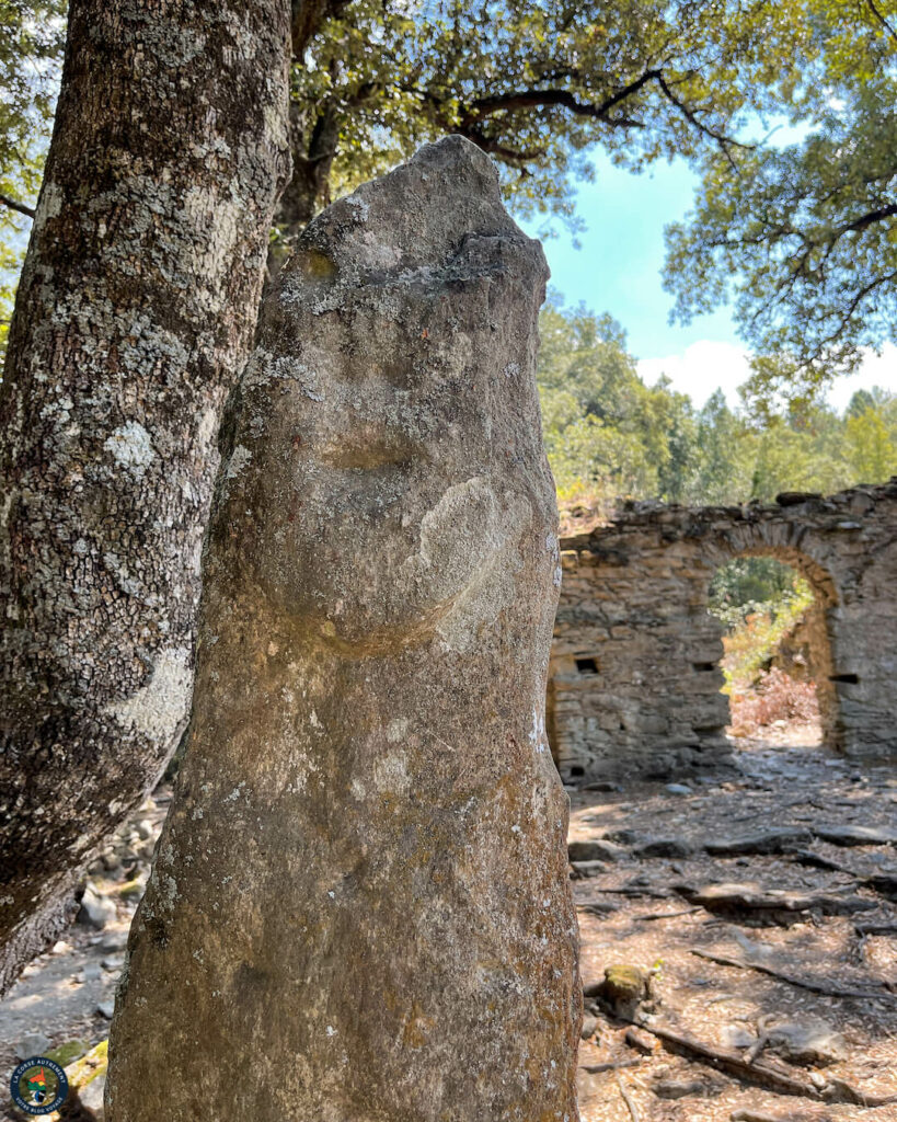 Menhir Petra Frigiata et la Chapelle Santa Maria