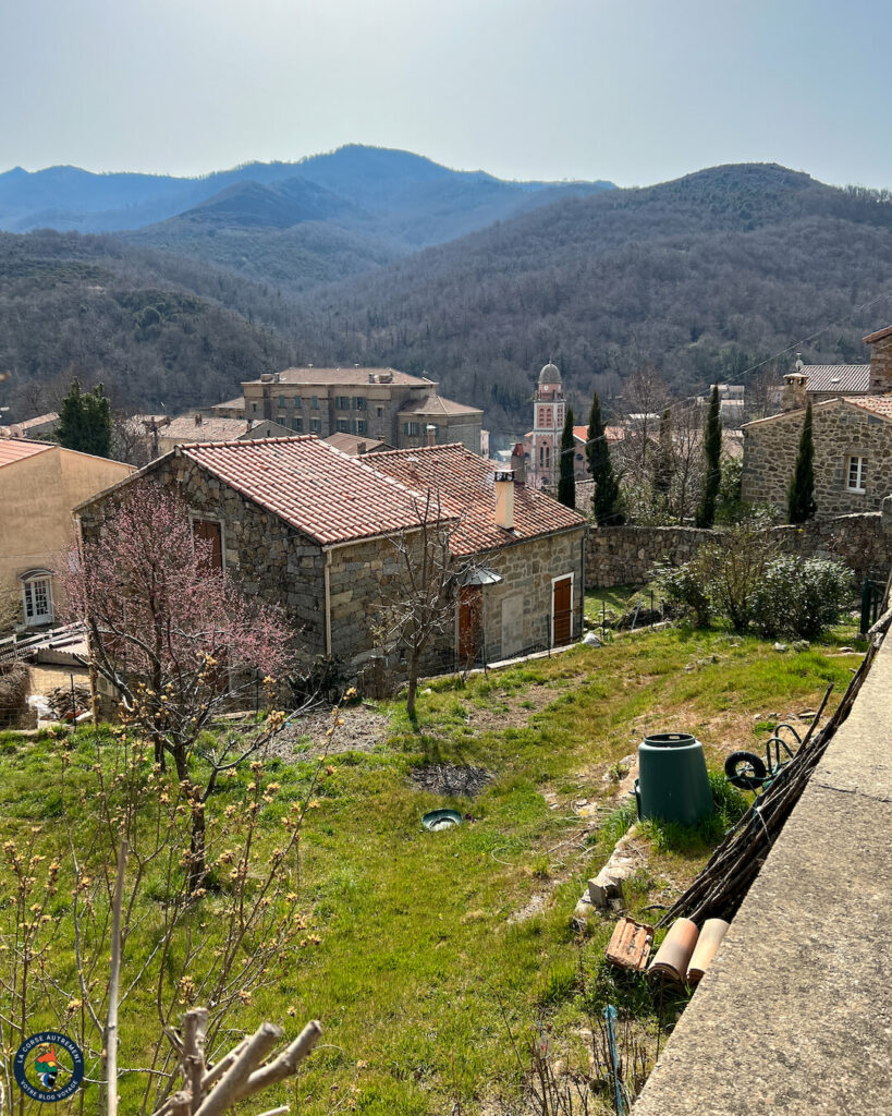 Le village de Bastelica en Corse