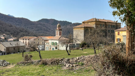 Le village de Bastelica en Corse