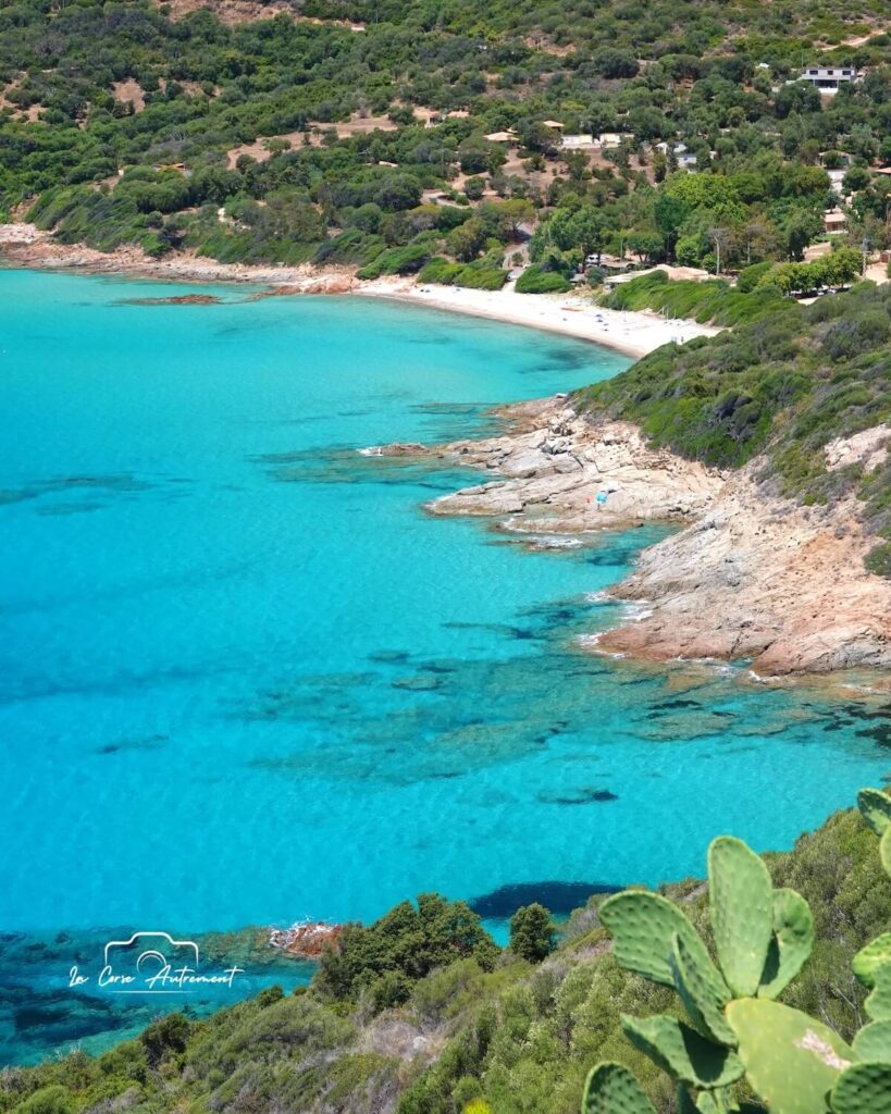 La plage de Menasina