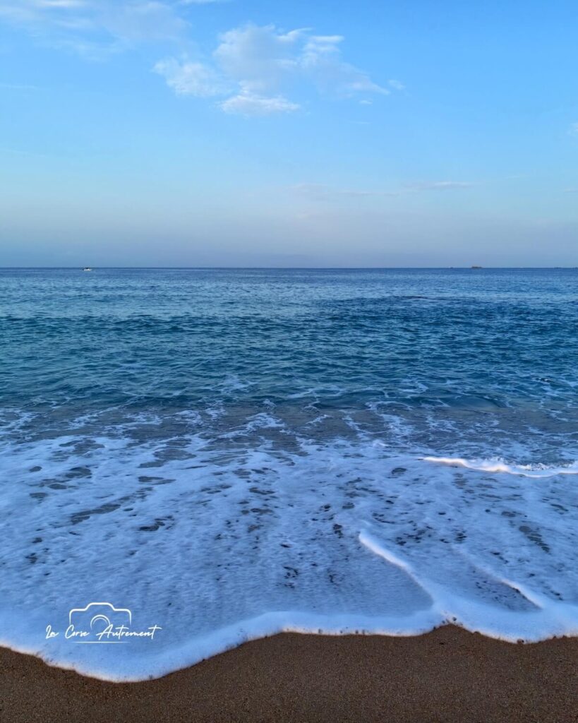 Lever de soleil sur la plage de Tenutella