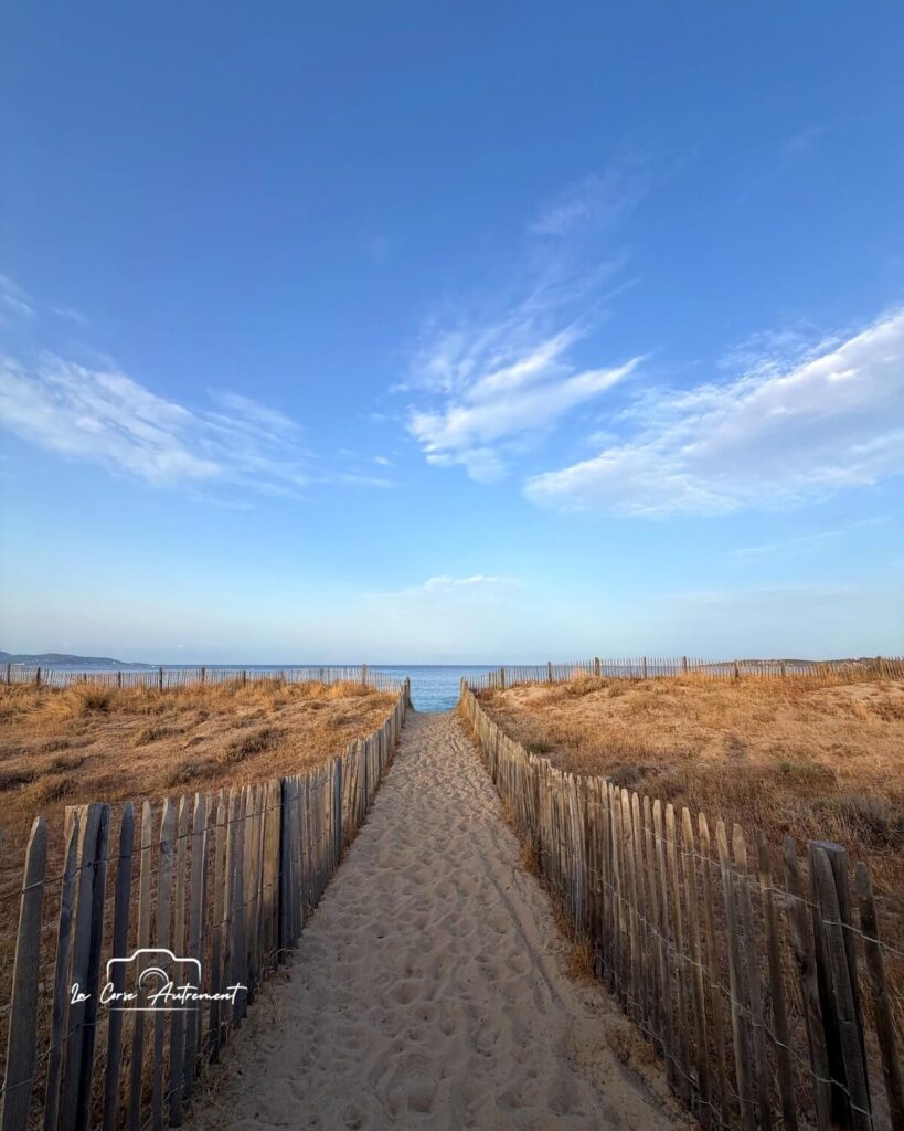 Lever de soleil sur la plage de Tenutella