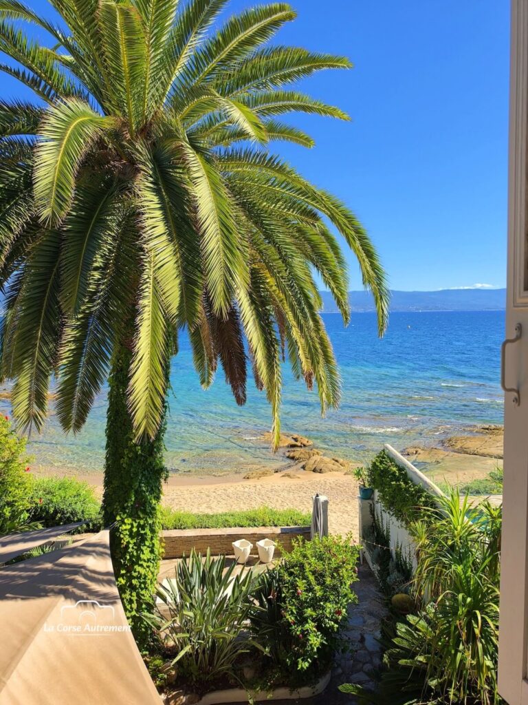 Villa pieds dans l'eau A Piaghja à Ajaccio