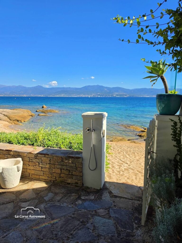Villa pieds dans l'eau A Piaghja à Ajaccio